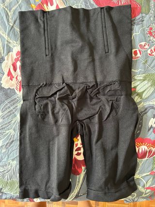 Faja moldeadora con pantalón