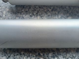 Escapes Ducati Monster 620