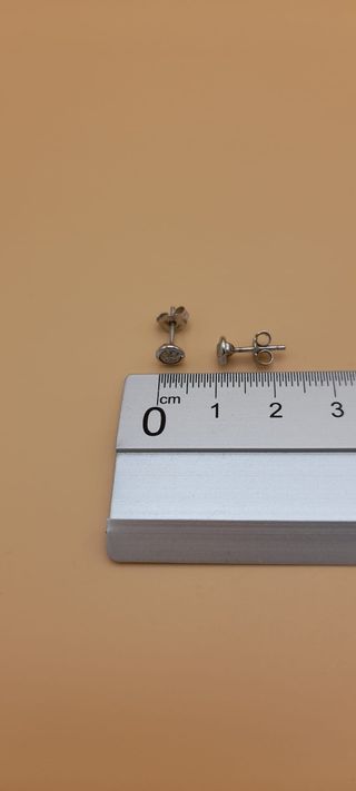 Pendientes de oro 18kt con brillantes.