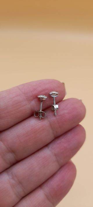 Pendientes de oro 18kt con brillantes.