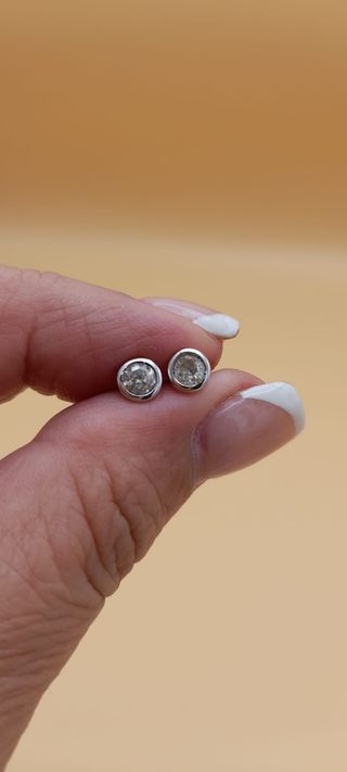 Pendientes de oro 18kt con brillantes.