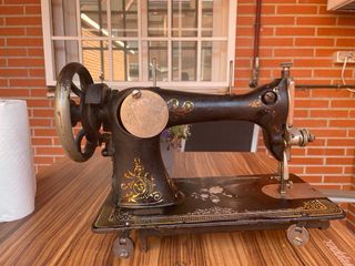 Maquina de coser antigua Wertheim