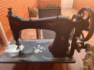 Maquina de coser antigua Wertheim