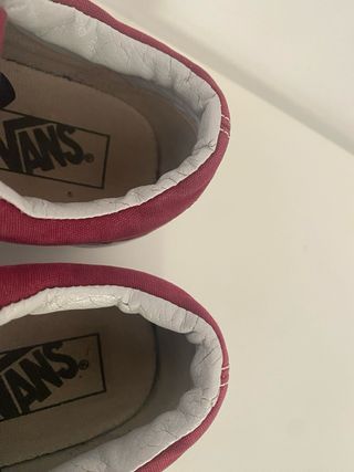 Zapatillas Vans color burdeos