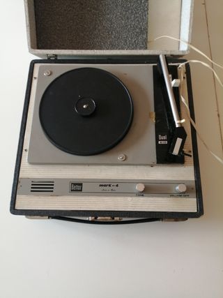 Tocadiscos retro DUAL original.