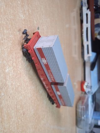 Telero con containers escala N.. Lima