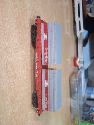 Telero con containers escala N.. Lima