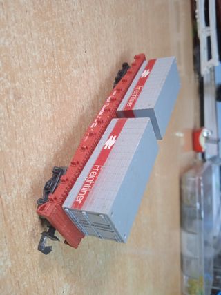 Telero con containers escala N.. Lima