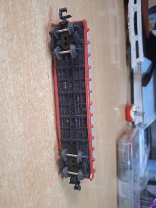 Telero con containers escala N.. Lima