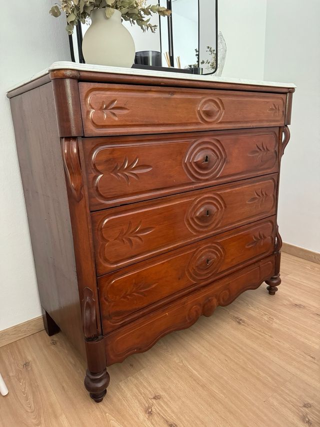 Cómoda de madera rústica