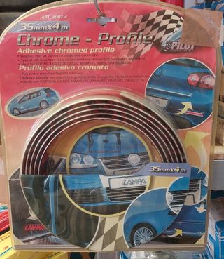 Profilo cromato per auto