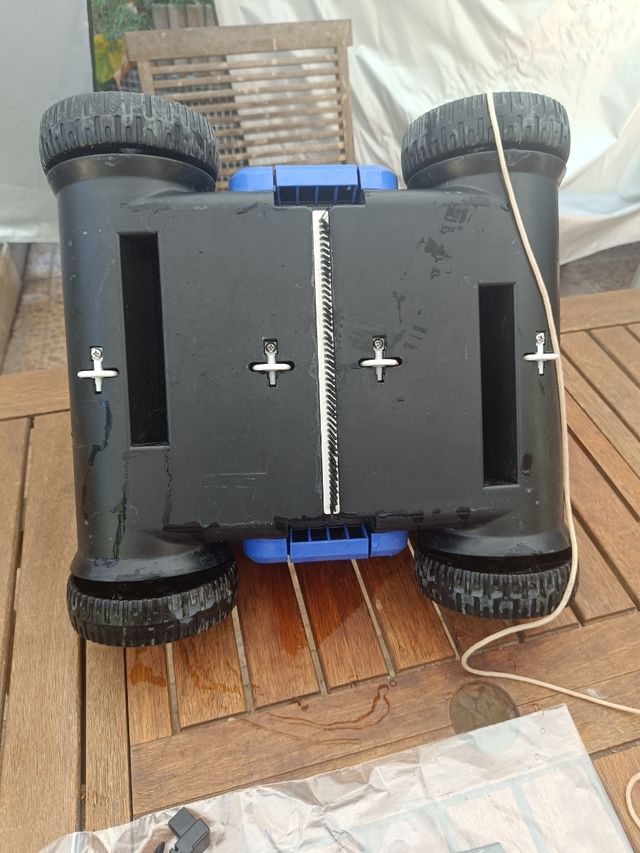 Limpia fondos Eléctrico Coyote recargable