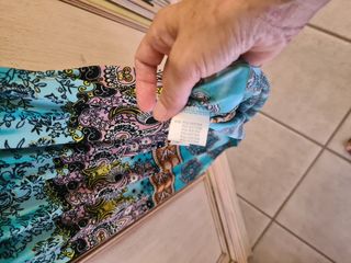 Bellissimo abito stampato e trina