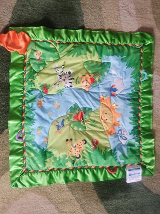 Alfombra bebe. Gimnasio musical animales selva be
