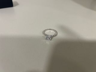 Anillo de plata.
