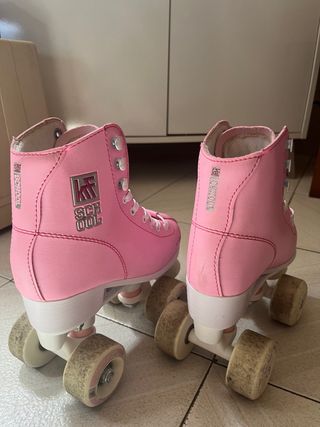 Patines de 4 ruedas, casco y protecciones