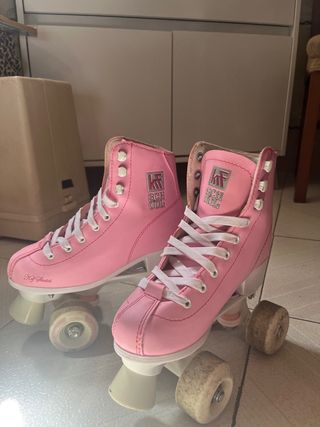 Patines de 4 ruedas, casco y protecciones