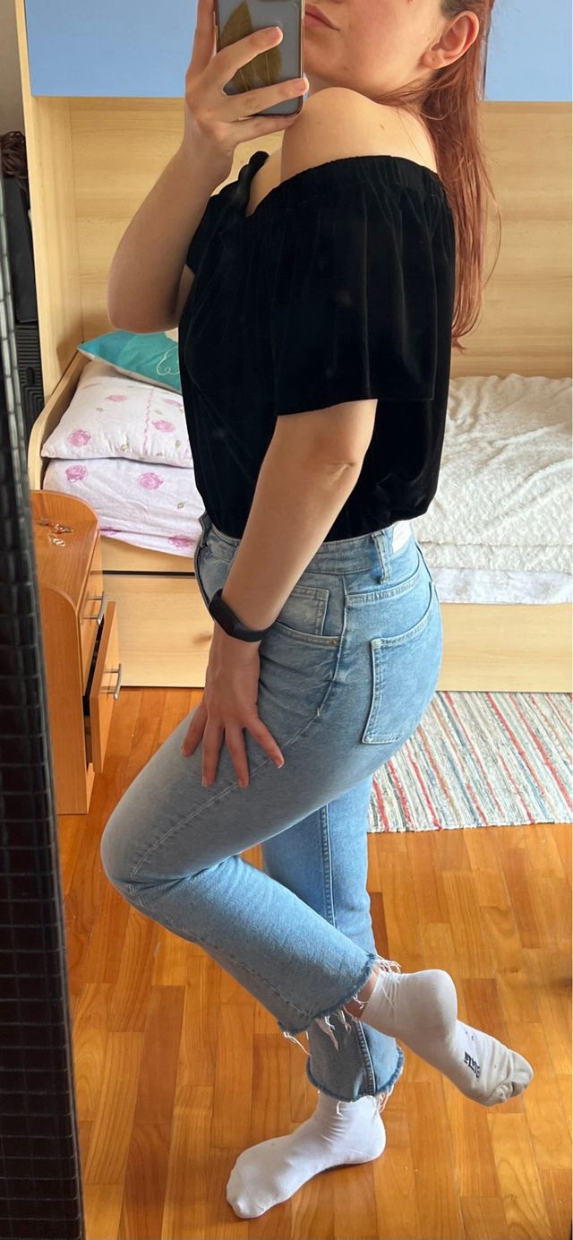 Maglia spalle scoperte velluto