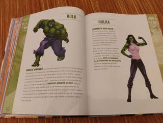 Libro superhéroes marvel