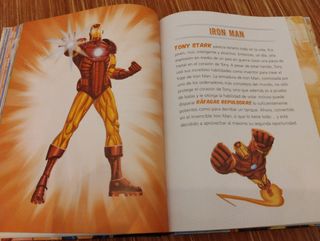 Libro superhéroes marvel