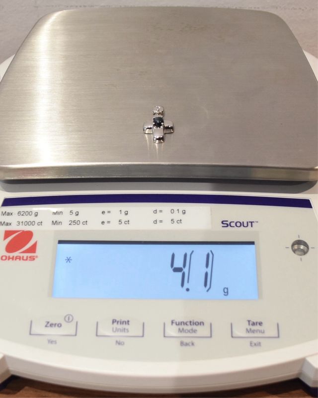 CRUZ DE ORO BLANCO 18K/ 4.1Gr