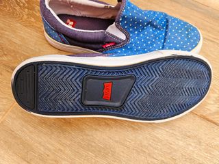 ZAPATILLAS LEVIS 39 EUR