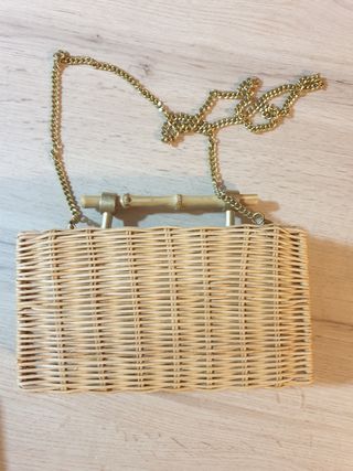 Bolso mimbre de Zara