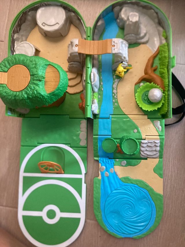 Mochila pokemon juguete