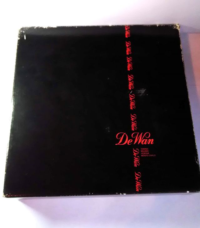 piatto in porcellana De Wan