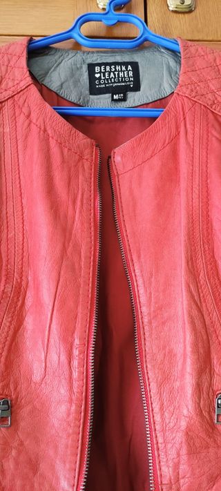 Chaqueta de piel roja
