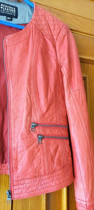 Chaqueta de piel roja