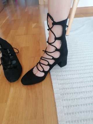 Zapato negro Zara
