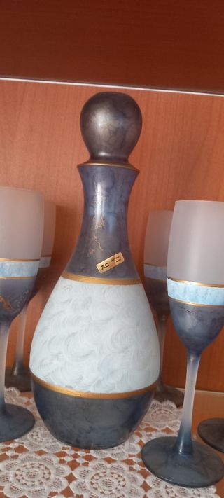 Bottiglia con calici