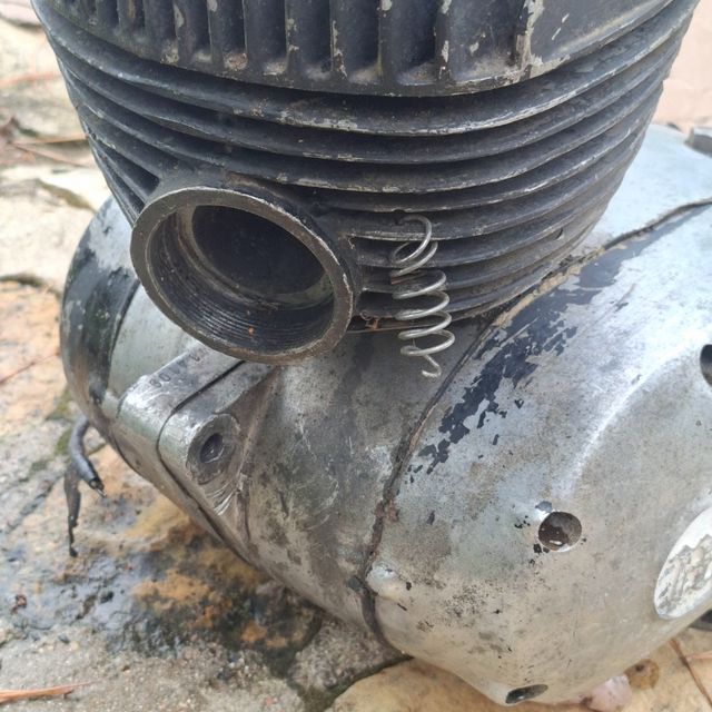 Motor montesa impala antiguo.