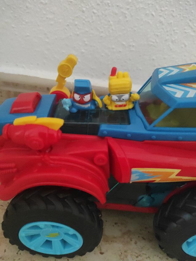 Coche Superzings rojo