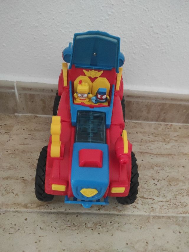 Coche Superzings rojo