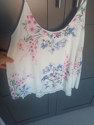 Camiseta tirantes talla M /L.