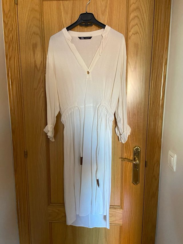 Vestido blanco de ZARA