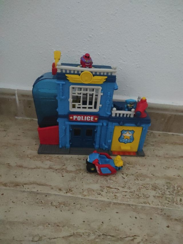 Comisaria Superzings