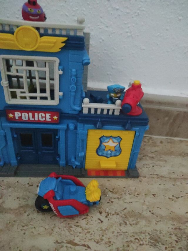 Comisaria Superzings