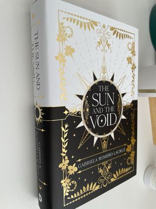 ILLUMICRATE The sun and the void