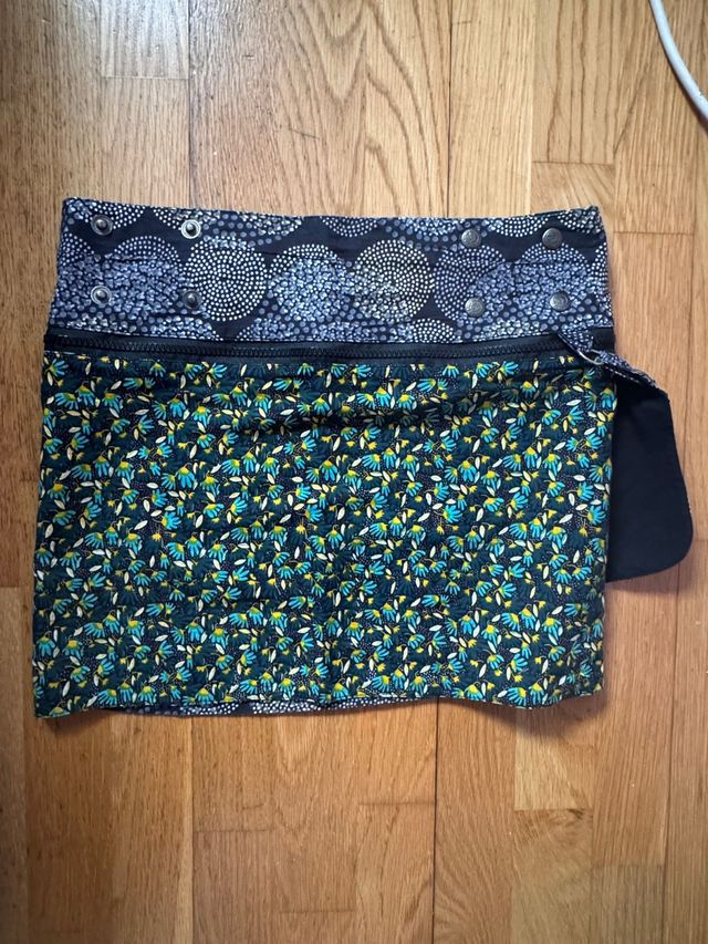 Falda corta reversible ajustable