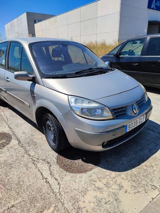 Para piezas Renault Scenic 2004.No mareantes. .