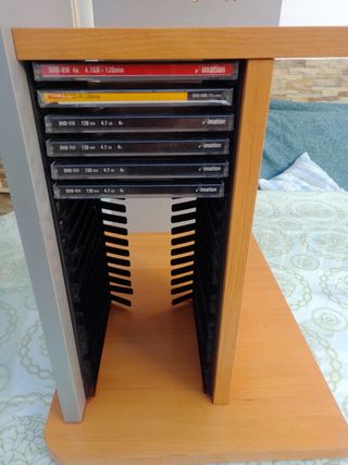 Estanteria para CDs ,minicadena etc