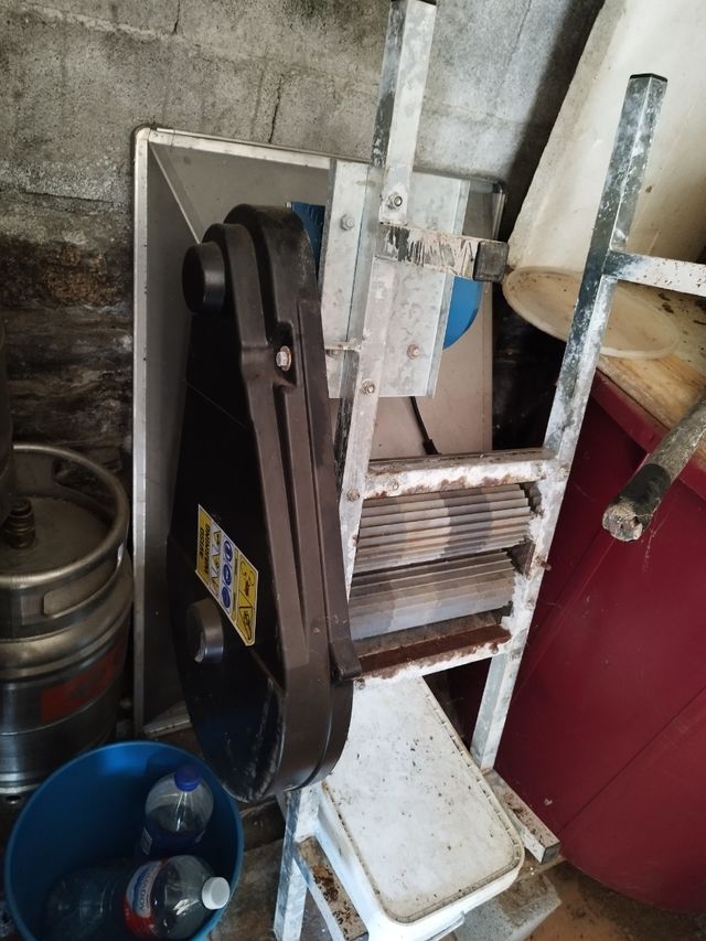 Estrujadora de uvas,vino