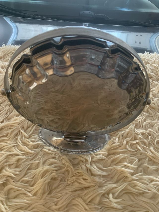 Cesta desdobravel em metal