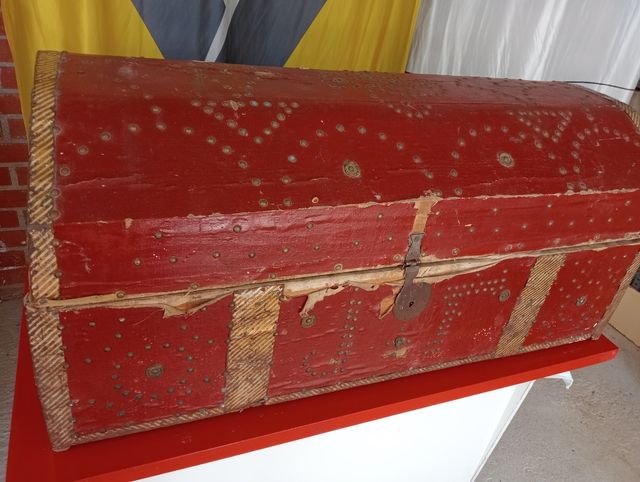 Baúl o cofre antiguo.