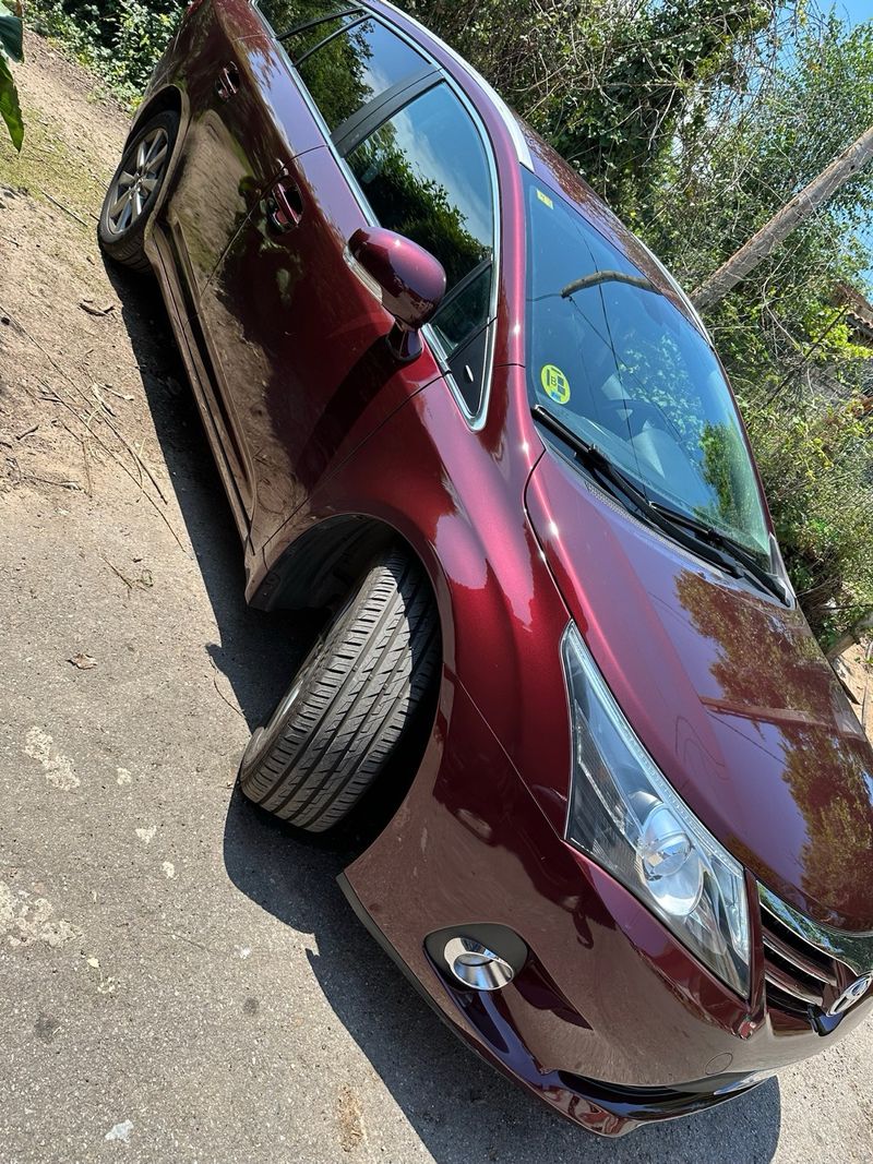 Toyota Avensis 2013 - foto 1