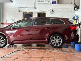 Toyota Avensis 2013