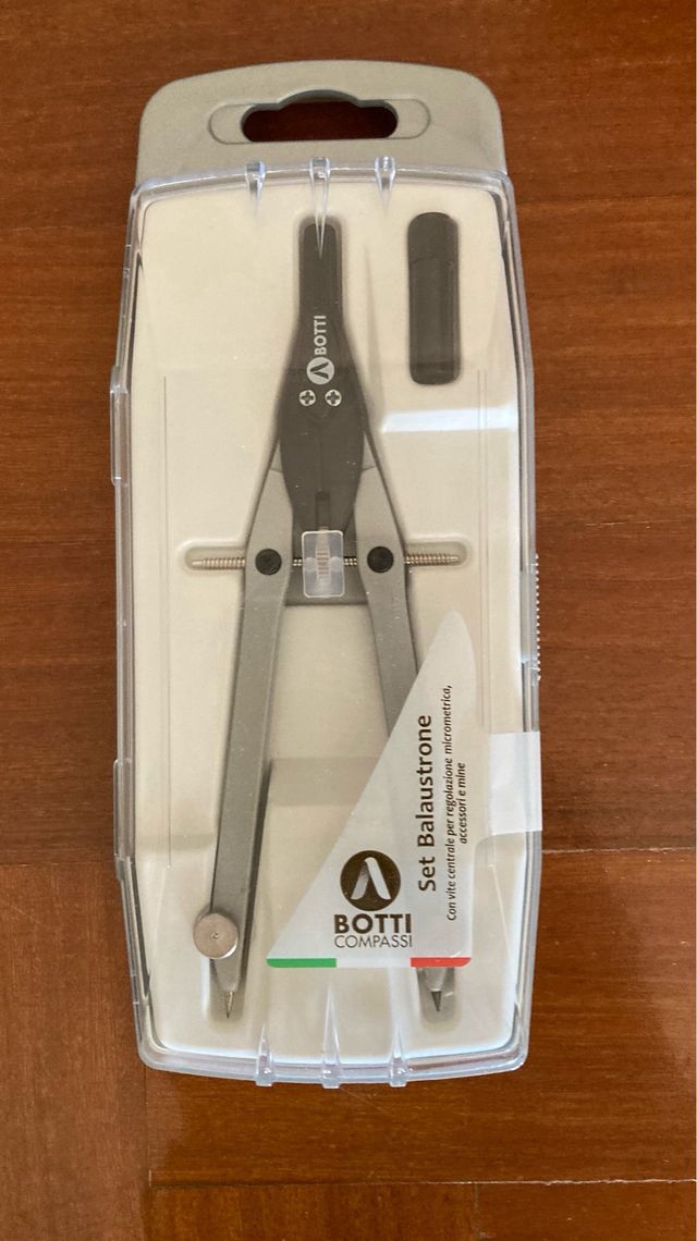 Set materiale scuola 10 pezzi di marca nuovi